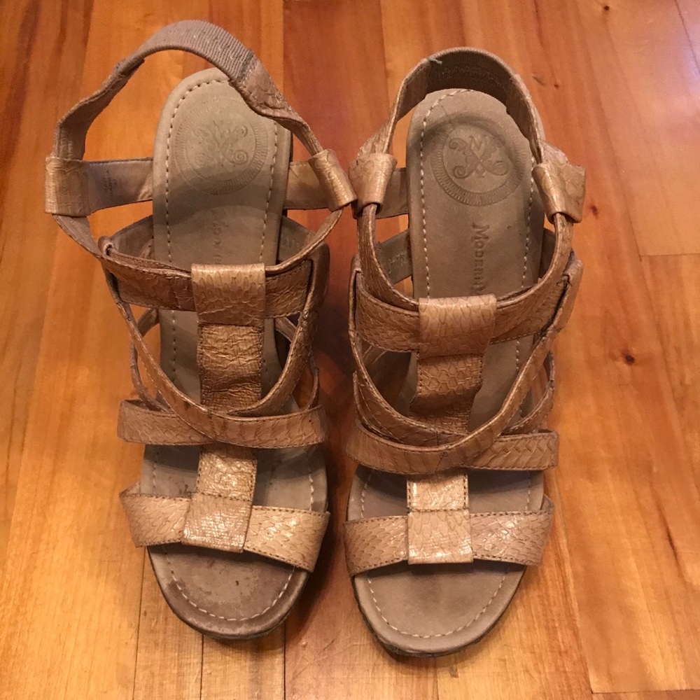 Modern Vintage Wedges 7